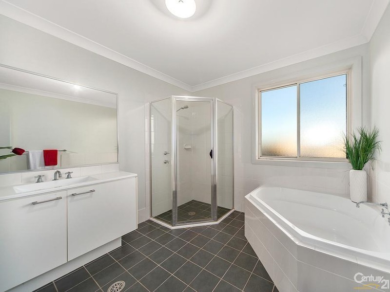 32 Watford Drive, Stanhope Gardens NSW 2768