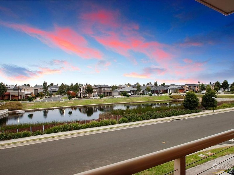 9 Meander Crescent, The Ponds NSW 2769