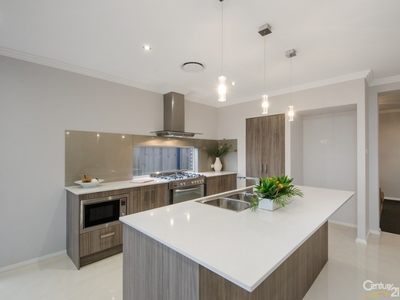 33 Mountain Street, The Ponds NSW 2769