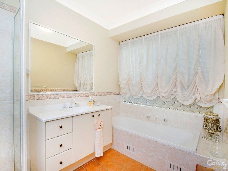 10  Sandlewood Close, Rouse Hill NSW 2155