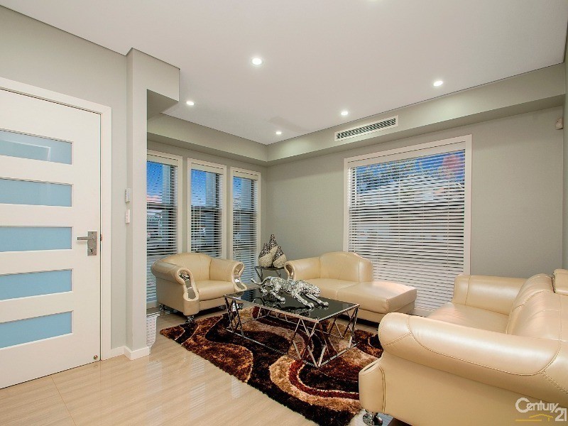 1 Lapstone Street, The Ponds NSW 2769