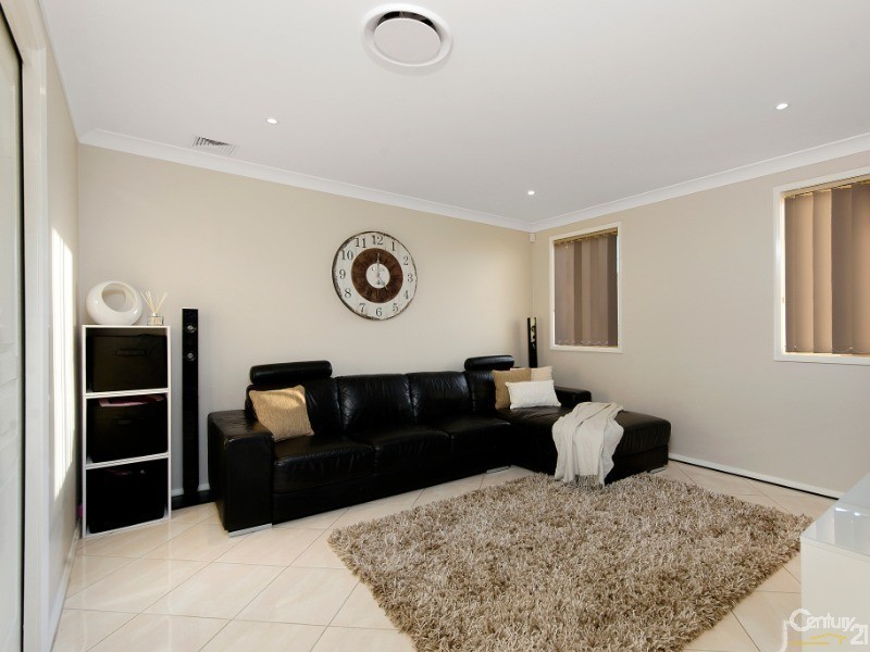 25 Pebble Crescent, The Ponds NSW 2769