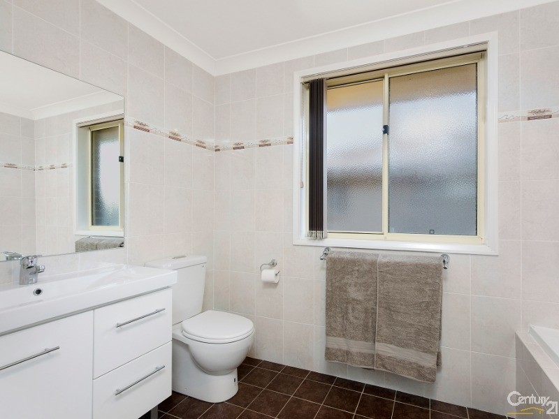 25 Pebble Crescent, The Ponds NSW 2769