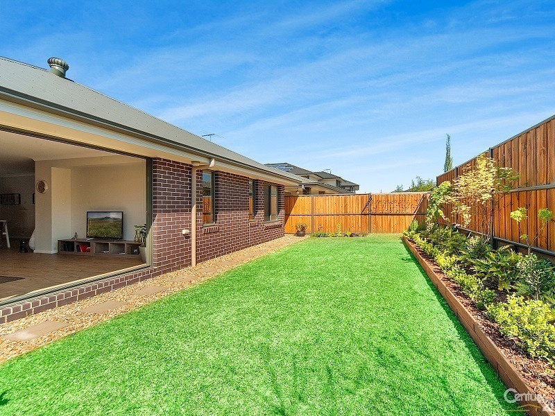 13 Estuary Crescent, The Ponds NSW 2769