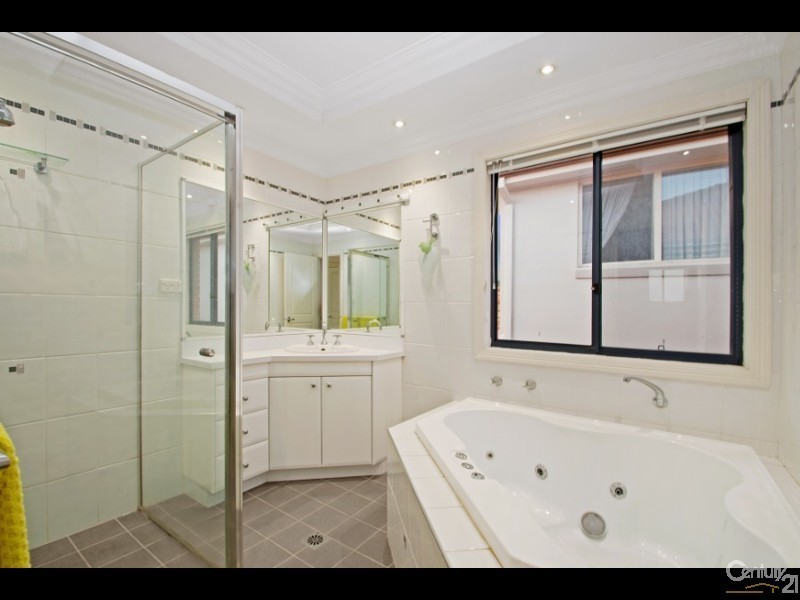 15 Tullaroan Street, Kellyville Ridge NSW 2155