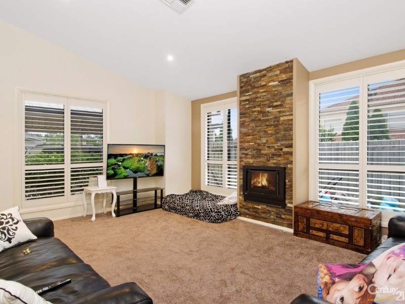 8 Hopkins Circuit, Rouse Hill NSW 2155