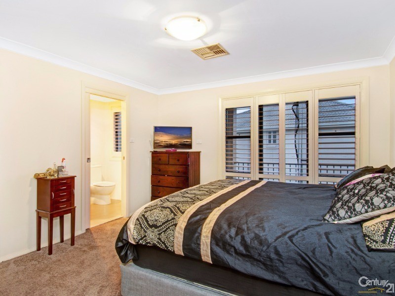 8 Hopkins Circuit, Rouse Hill NSW 2155
