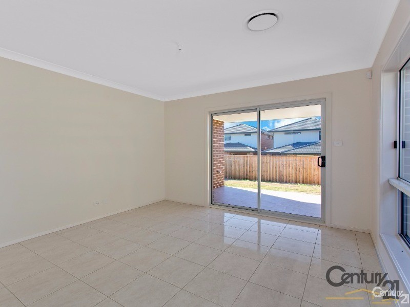 36 Summerland Crescent, Colebee NSW 2761