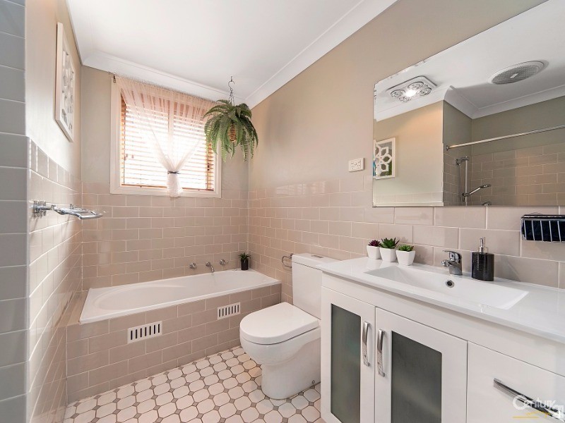 1b Forman Avenue, Glenwood NSW 2768