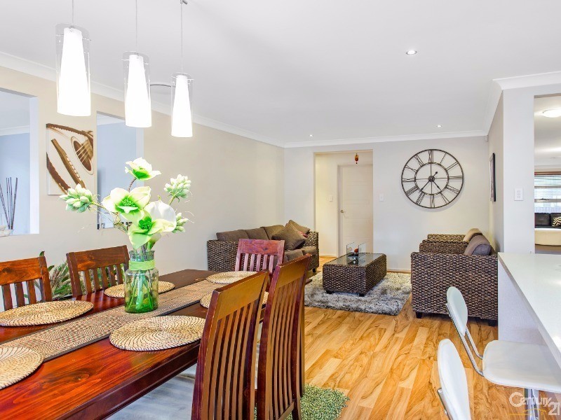 14 Ripple Crescent, The Ponds NSW 2769