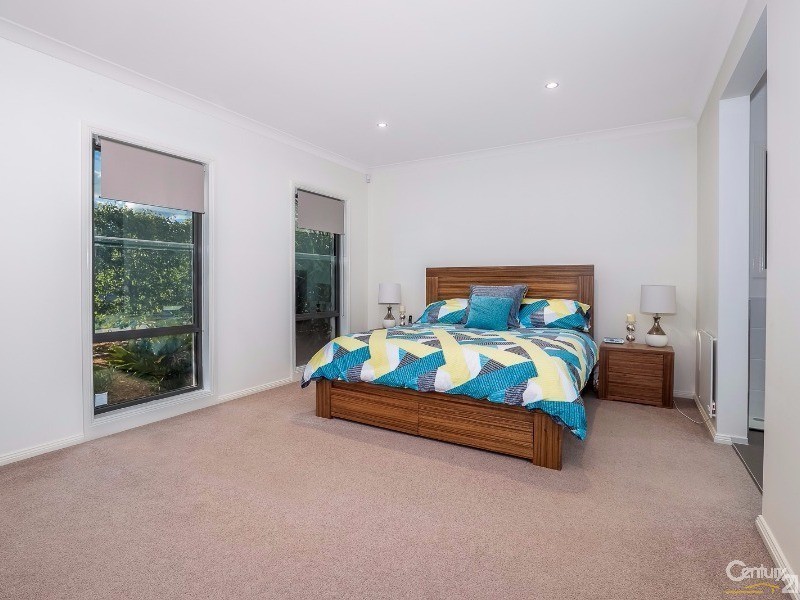 18 Waterfall Boulevard, The Ponds NSW 2769