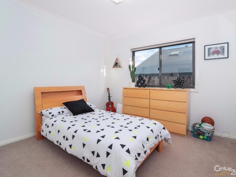 18 Waterfall Boulevard, The Ponds NSW 2769