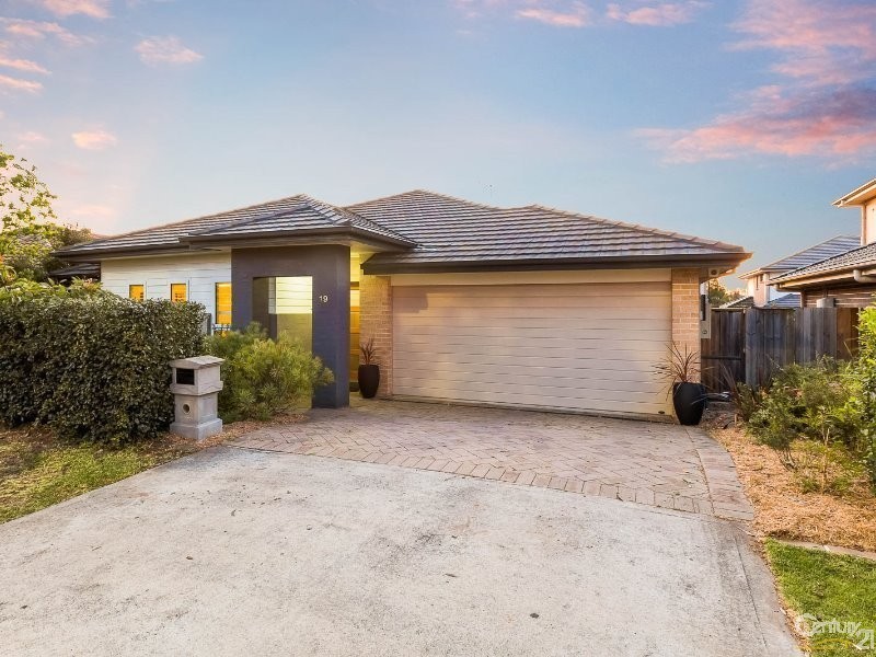 19 Pebble Crescent, The Ponds NSW 2769