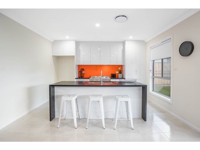 32 Beauchamp Drive, The Ponds NSW 2769