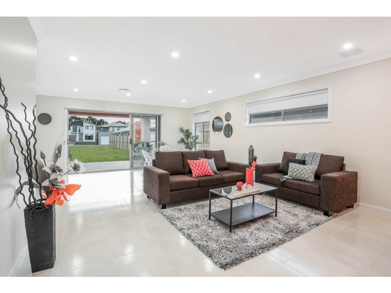 32 Beauchamp Drive, The Ponds NSW 2769