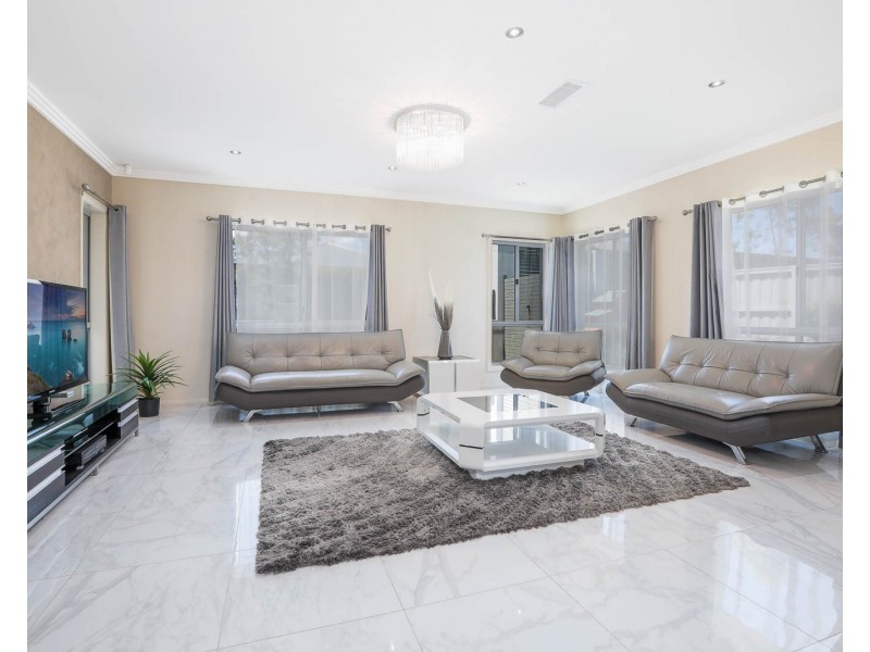 2 Barzona Street, Beaumont Hills NSW 2155