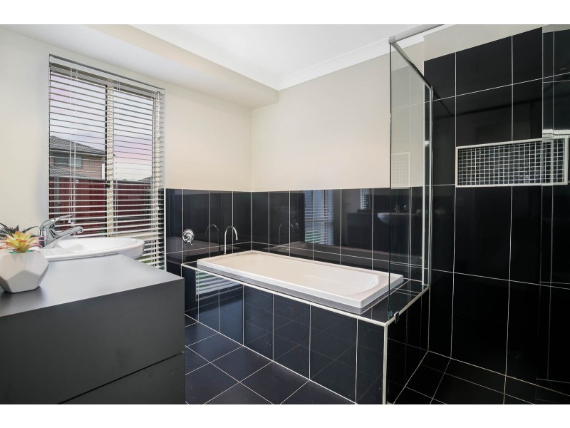 32 Fisherman Street, The Ponds NSW 2769