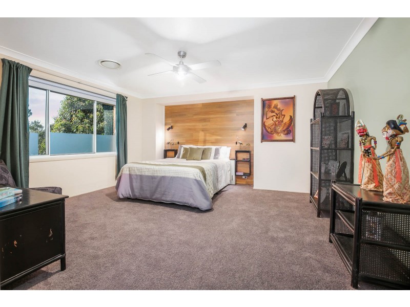 12 Brampton Drive, Beaumont Hills NSW 2155
