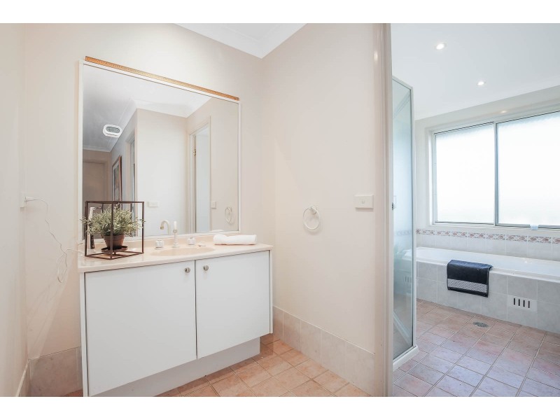 12 Brampton Drive, Beaumont Hills NSW 2155
