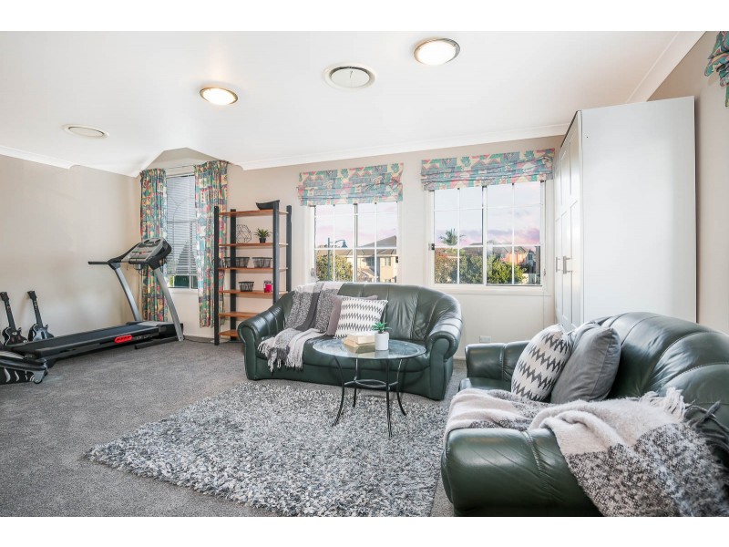 12 Brampton Drive, Beaumont Hills NSW 2155