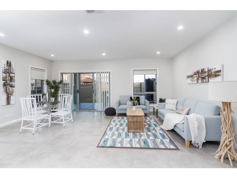 2/25  Govetts Street, The Ponds NSW 2769