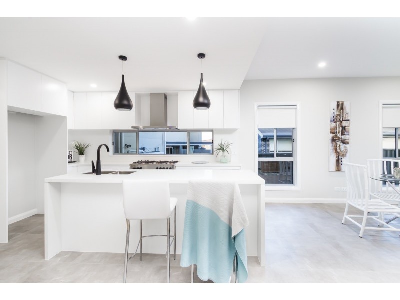 2/25  Govetts Street, The Ponds NSW 2769