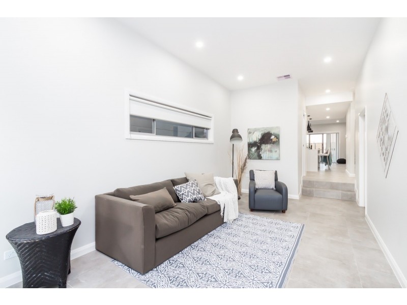 2/25  Govetts Street, The Ponds NSW 2769