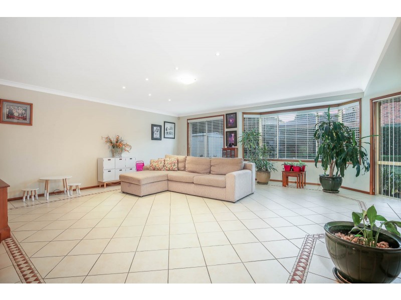 18 Tallowood Grove, Beaumont Hills NSW 2155