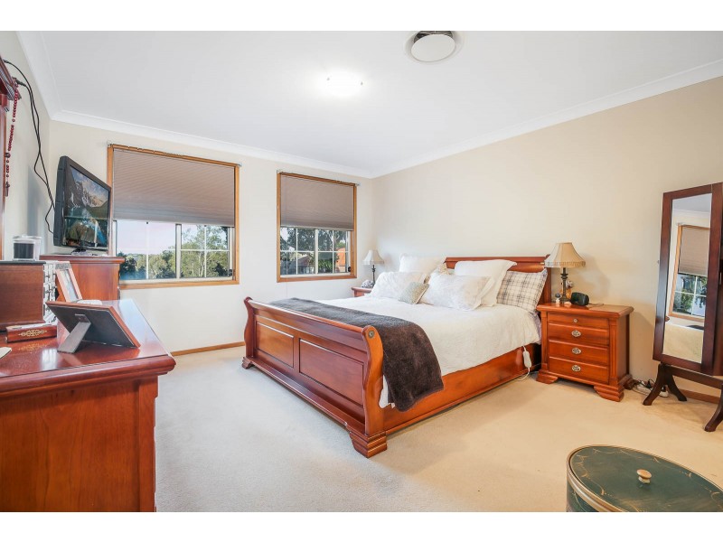 18 Tallowood Grove, Beaumont Hills NSW 2155