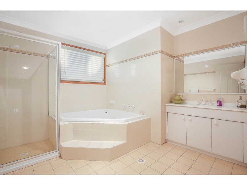 18 Tallowood Grove, Beaumont Hills NSW 2155