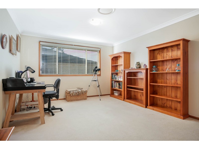 18 Tallowood Grove, Beaumont Hills NSW 2155