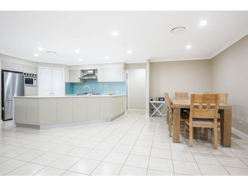 16 Honeyeater Crescent, Beaumont Hills NSW 2155