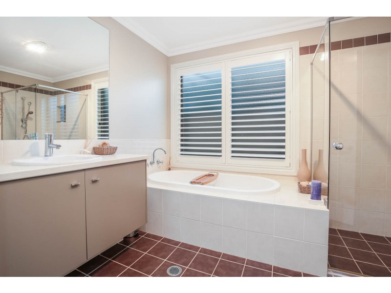 16 Honeyeater Crescent, Beaumont Hills NSW 2155