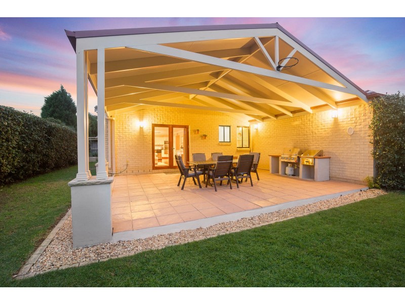 15 Highfield Place, Beaumont Hills NSW 2155