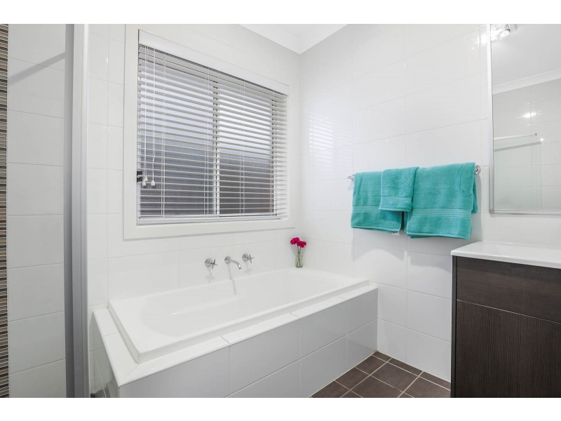 62 Waterfall Boulevard, The Ponds NSW 2769