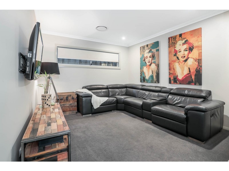 47 Waterfall Boulevard, The Ponds NSW 2769