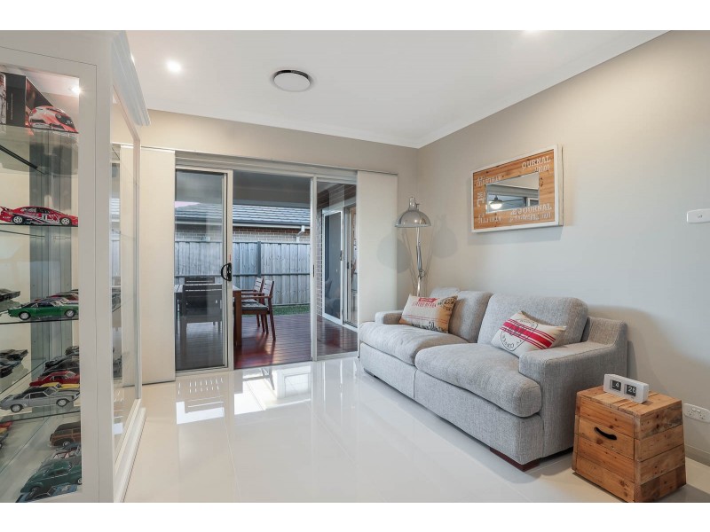 47 Waterfall Boulevard, The Ponds NSW 2769