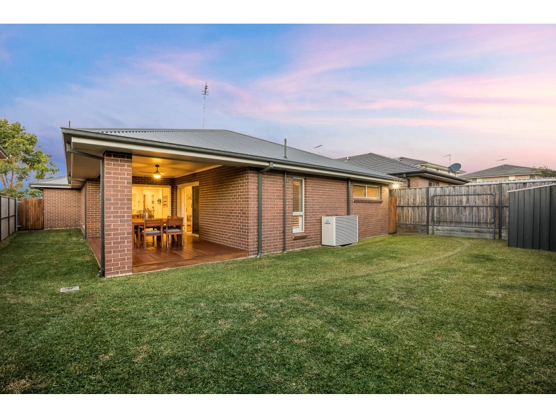 47 Waterfall Boulevard, The Ponds NSW 2769