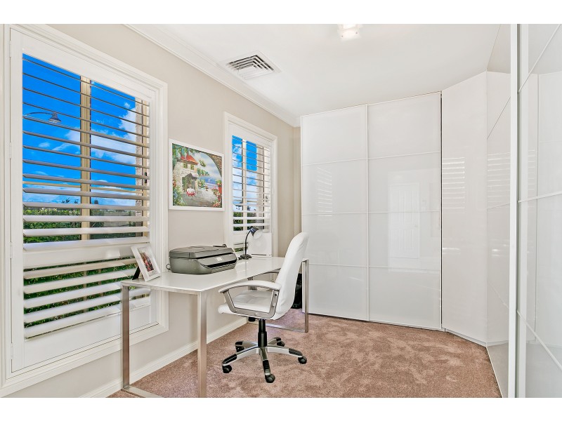 33 Honeyeater Crescent, Beaumont Hills NSW 2155