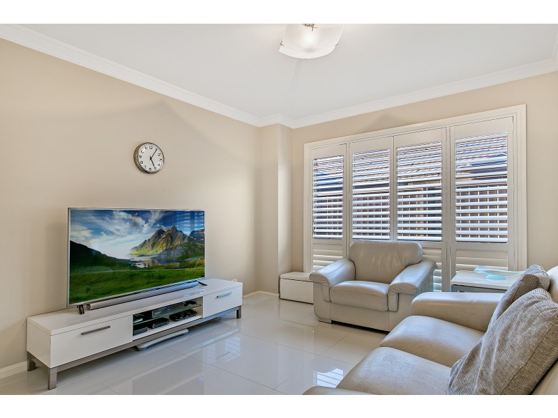 33 Honeyeater Crescent, Beaumont Hills NSW 2155