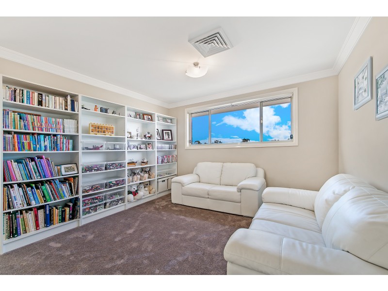 33 Honeyeater Crescent, Beaumont Hills NSW 2155