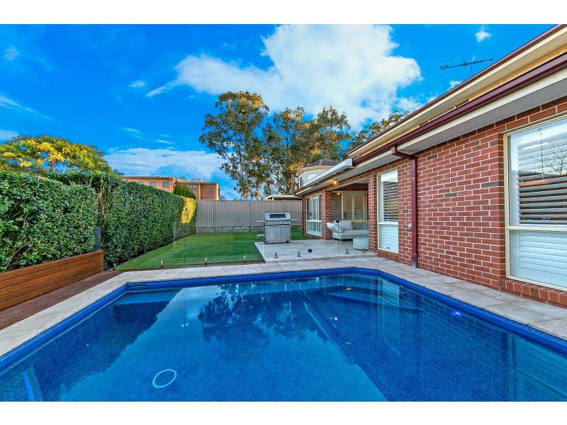 33 Honeyeater Crescent, Beaumont Hills NSW 2155