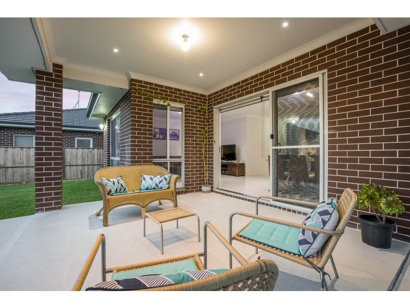 27 Wakely Avenue, The Ponds NSW 2769