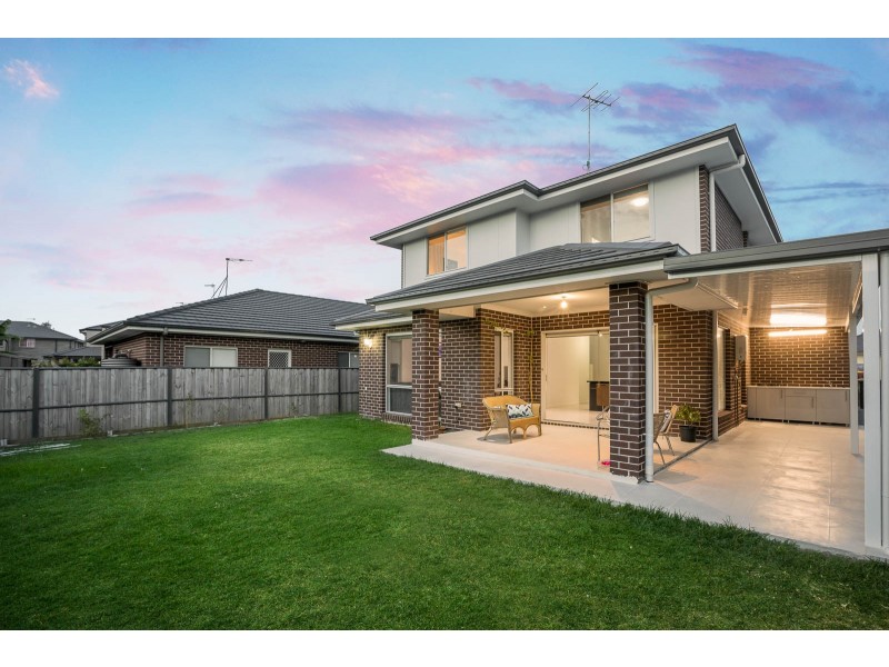 27 Wakely Avenue, The Ponds NSW 2769