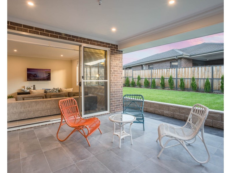 43 Tomah Crescent, The Ponds NSW 2769