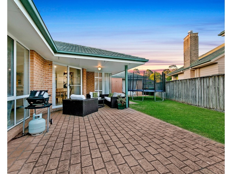 25 Beaumont Drive, Beaumont Hills NSW 2155