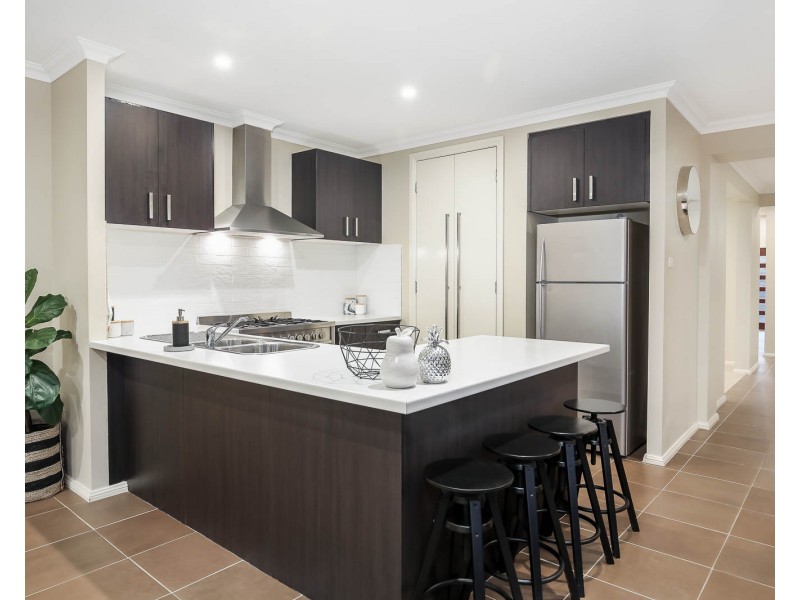 27 Levy Crescent, The Ponds NSW 2769