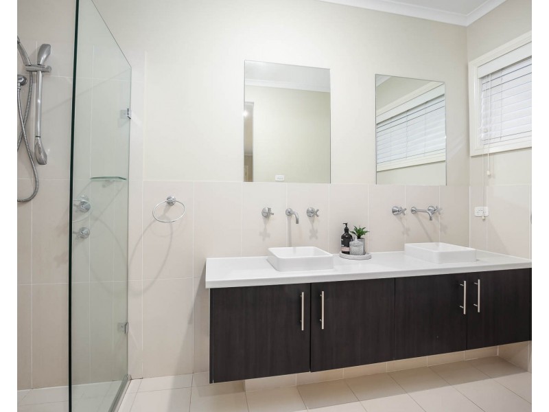 27 Levy Crescent, The Ponds NSW 2769