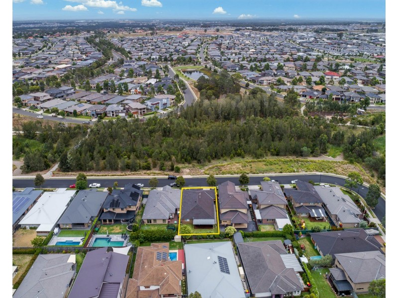 27 Levy Crescent, The Ponds NSW 2769