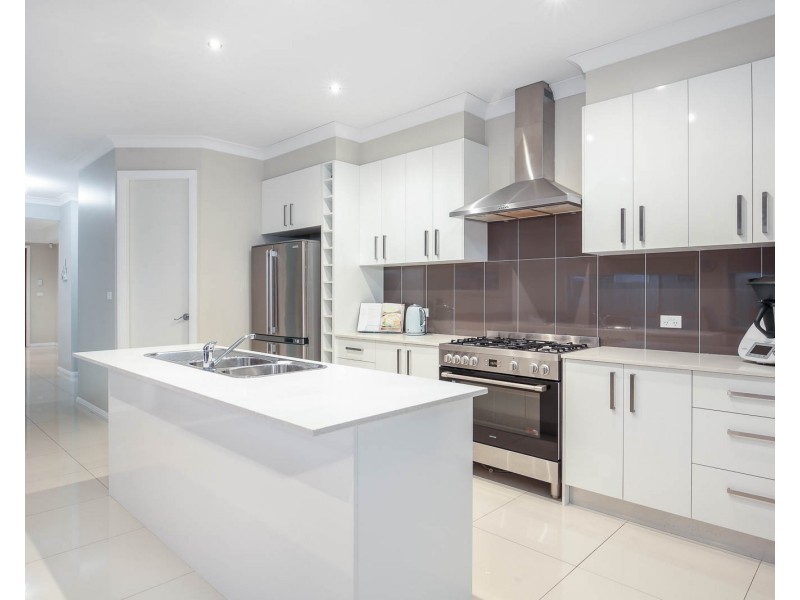 80 Ridgeline Drive, The Ponds NSW 2769